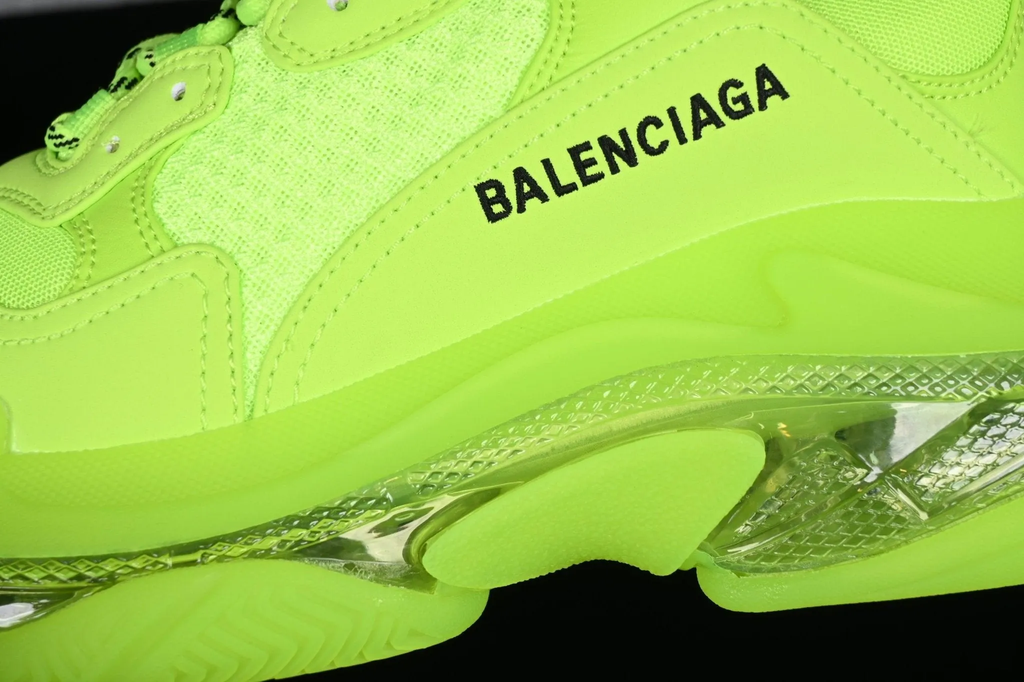 BA 'Triple S Clearsole Fluo Yellow'